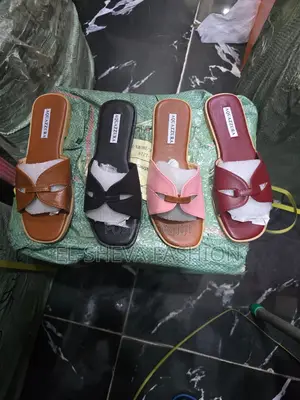 Quality Female Flat Slippers/Comfortable and Stylish