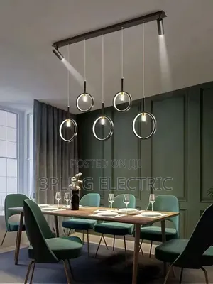 Linear Chandelier Light With Pointer