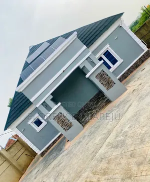 3bdrm Block of Flats in Igbagbo Estate, Akobo for sale