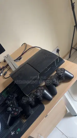 Ps3 Super Slim500gb With 3 Pads