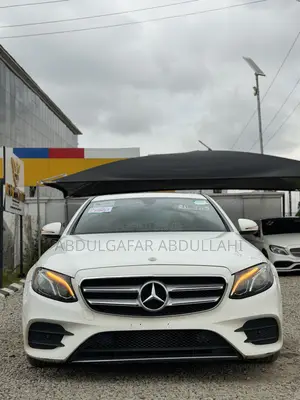 Mercedes-Benz E300 Base RWD Sedan (2.0L 4cyl 9A) 2017 White