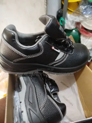 Gobont Safety Shoes Is Available