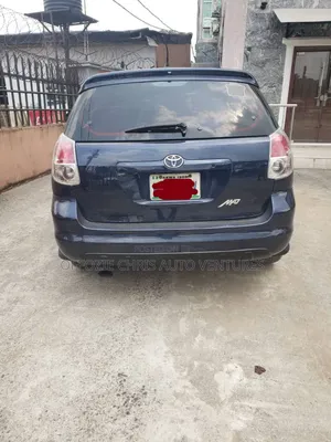 Toyota Matrix Hatchback FWD (1.8L 4cyl 5M) 2009 Blue