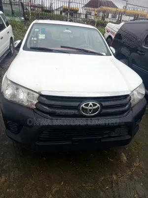 Toyota Hilux 2012 White