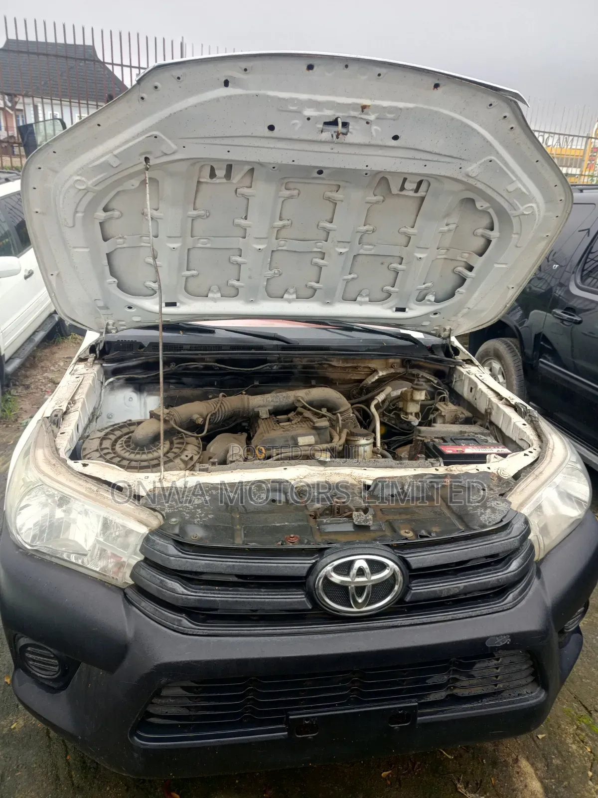 Toyota Hilux 2012 White