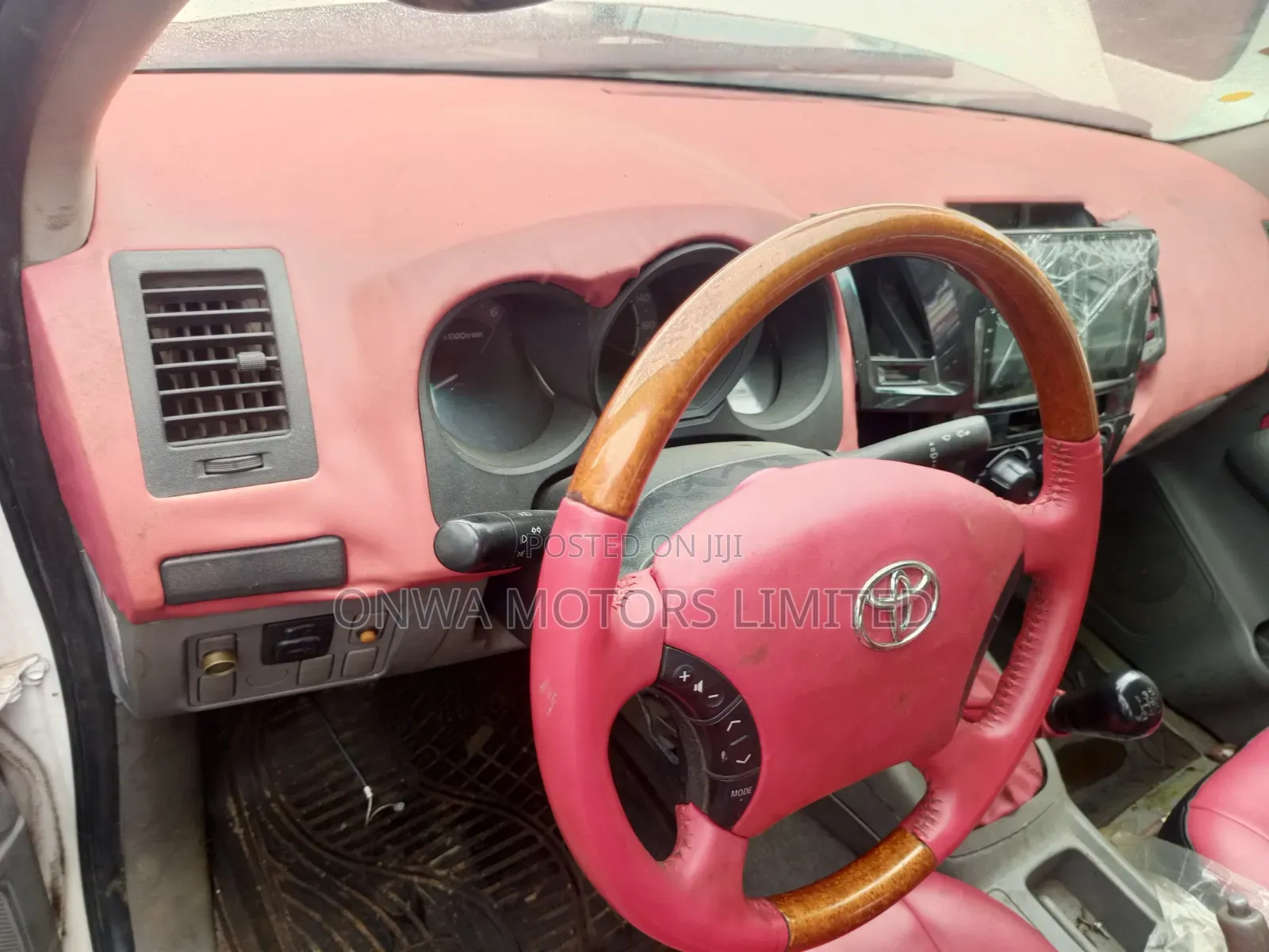 Toyota Hilux 2012 White