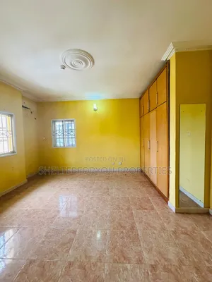 3bdrm Apartment in Lekki Phase 1 for rent