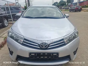 Toyota Corolla LE 4dr Sedan (1.8L 4cyl CVT) 2015 Silver