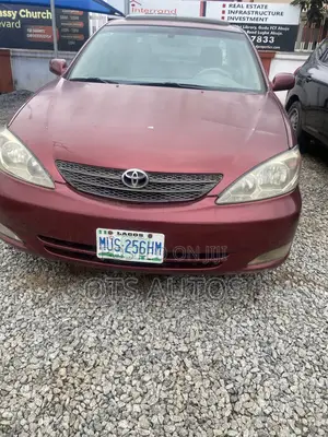 Toyota Camry XLE 4dr Sedan (2.4L 4cyl 4A) 2004 Red