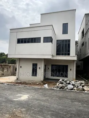 5bdrm Duplex in Mini Estate, Guzape District for sale