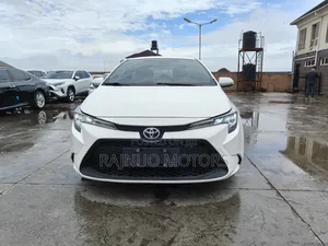 Toyota Corolla 2022 White