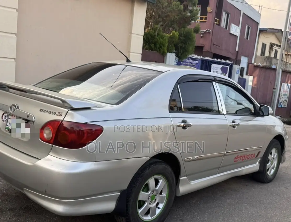 Toyota Corolla 2004 Silver