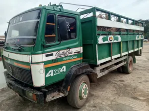 Mercedes-Benz Truck 2000 Green