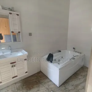 4bdrm Duplex in Orchid Before Round, Chevron for rent