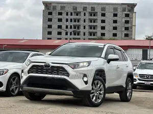 Toyota RAV4 Limited FWD 2019 White