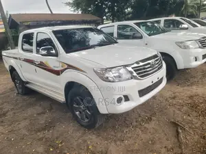 Toyota Hilux 2008 White