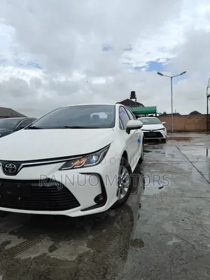 Toyota Corolla 2023 White
