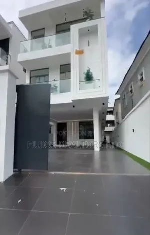 6bdrm Duplex in Chevron for sale