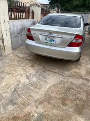 Toyota Camry LE 4dr Sedan (2.4L 4cyl 5M) 2003 Silver