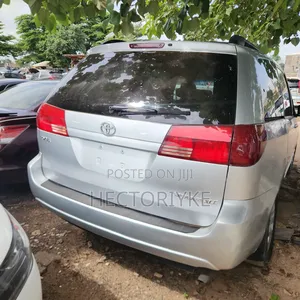 Toyota Sienna CE 2005 Silver