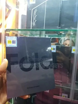 New Samsung Galaxy Z Fold4 256 GB Black
