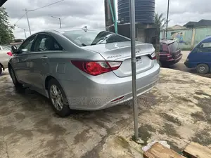 Hyundai Sonata SE 2.0T Sedan FWD (2.0L 4cyl 6A) 2013 Silver