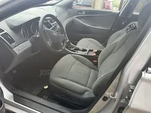 Hyundai Sonata SE 2.0T Sedan FWD (2.0L 4cyl 6A) 2013 Silver