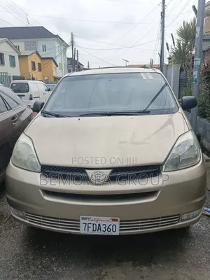 Toyota Sienna 2006 Gold