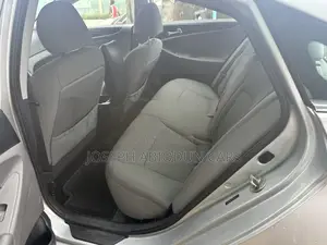 Hyundai Sonata SE 2.0T Sedan FWD (2.0L 4cyl 6A) 2013 Silver