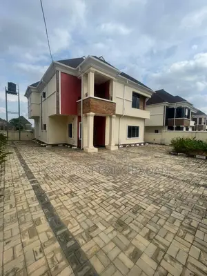 4bdrm Duplex in Carlton Gate Estate, Akobo for rent