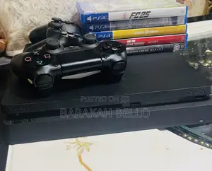 Ps4 Slim 500gb With 2 Controller and 5 Disc Games