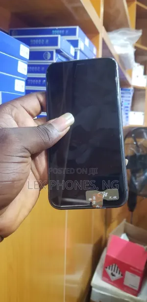 Apple iPhone 11 64 GB Black