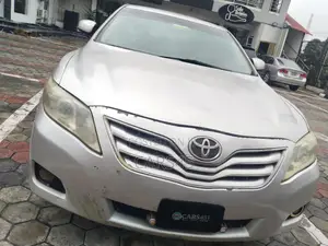 Toyota Camry 2011 Silver