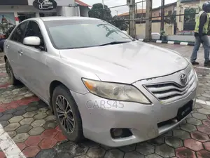 Toyota Camry 2011 Silver