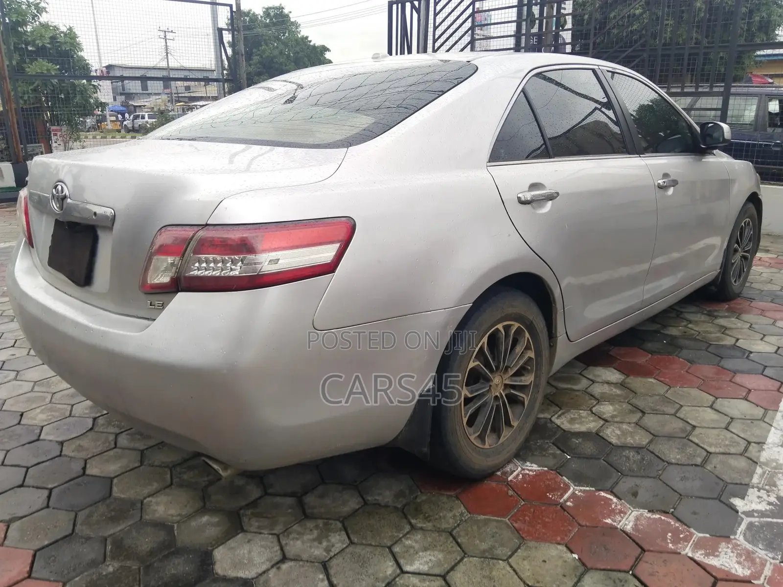 Toyota Camry 2011 Silver