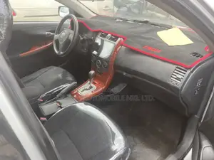 Toyota Corolla LE 4dr Sedan (1.8L 4 cyl 4A) 2009 Silver