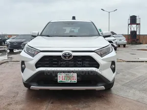 Toyota RAV4 Limited FWD 2023 White