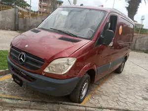 Mercedes-Benz V-Class 2012 Red