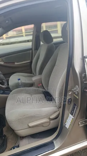 Toyota Corolla CE 2006 Gold