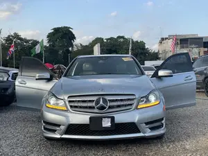 Mercedes-Benz C300 2013 Blue