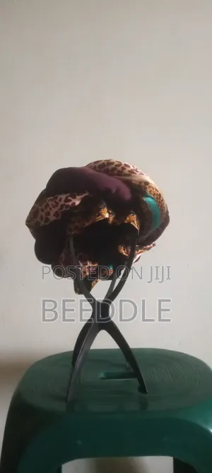 Wig, Head Gear Stand