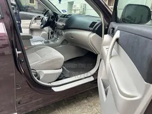 Toyota Highlander 2012 Maroon