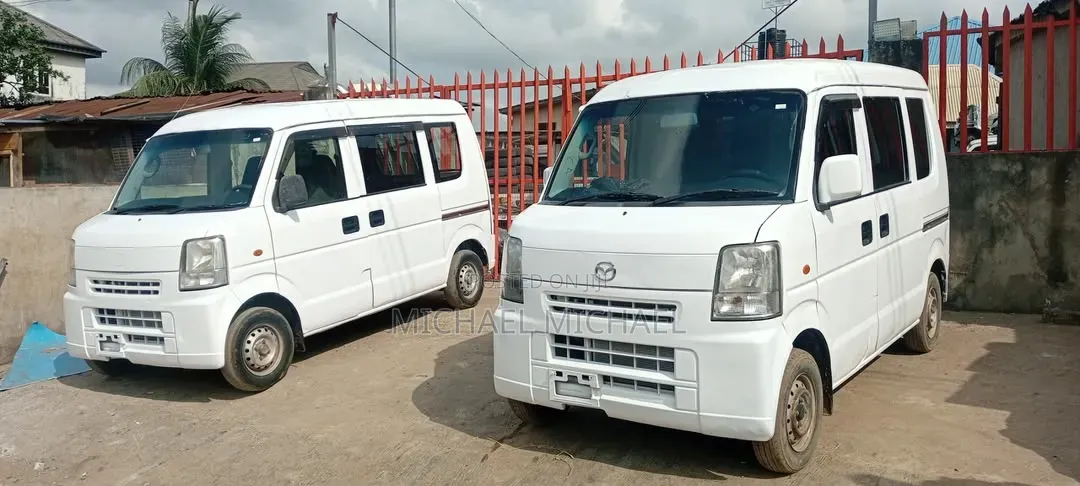 Toyota HiAce 2012