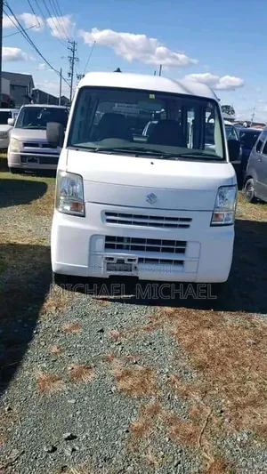 Toyota HiAce 2012