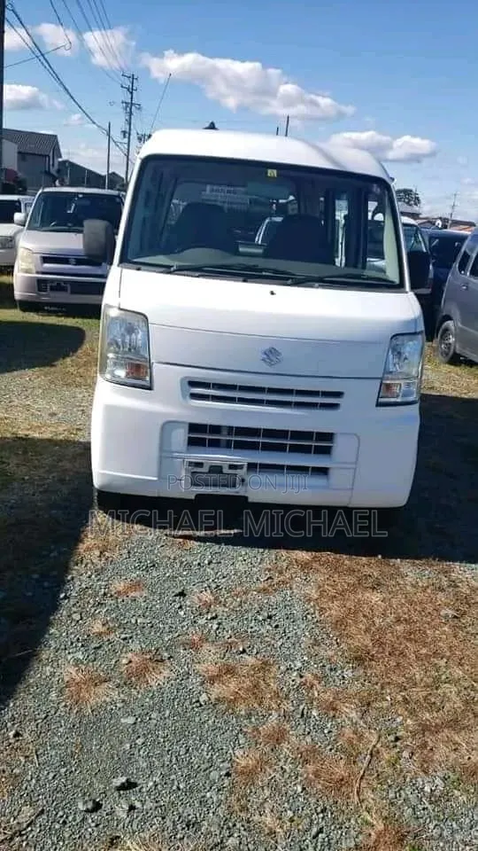 Toyota HiAce 2012