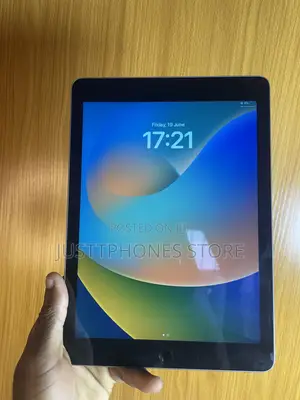 Apple iPad 5 (2022) 128 GB Silver