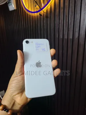Apple iPhone SE (2020) 64 GB White