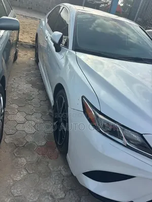 Toyota Camry 2019 White