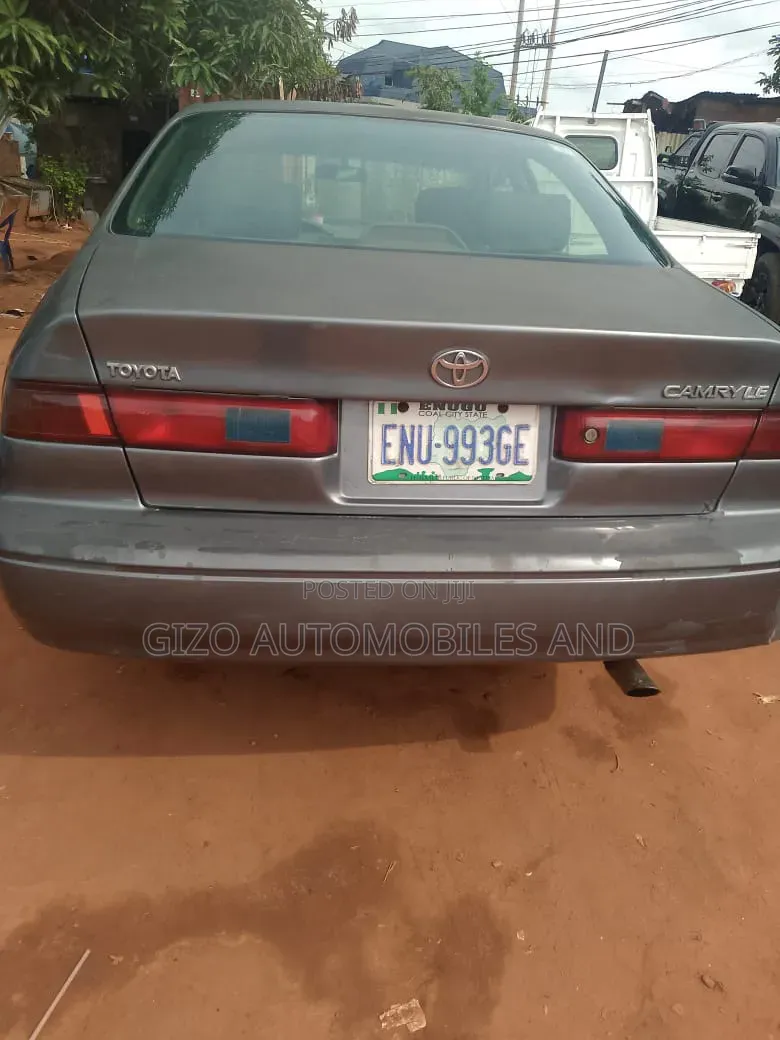 Toyota Camry 2000 Gray