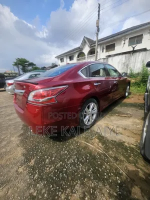 Nissan Altima 2015 Red